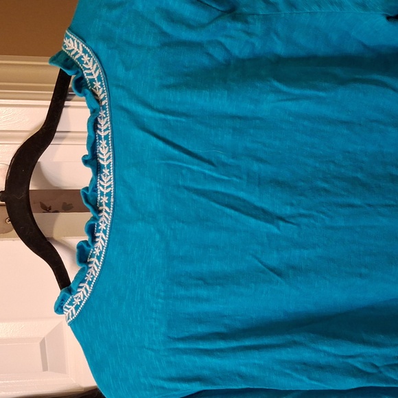 Talbots- Petite- Embroidered Top EUC - Picture 4 of 4